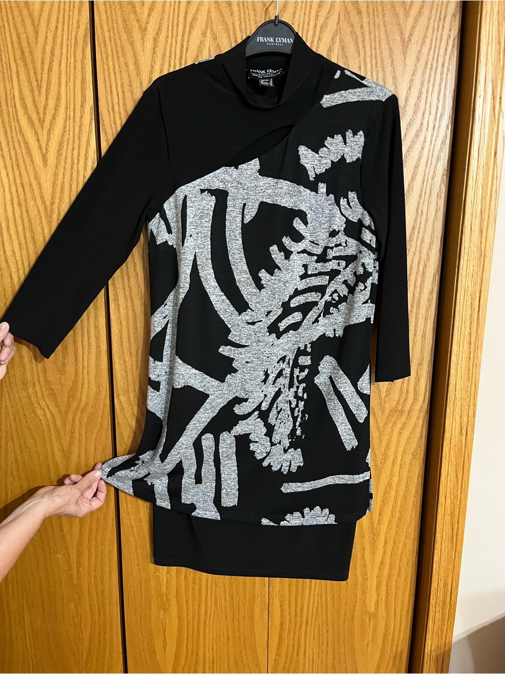 Frank Lyman Design Black Tunic Dress with Silver Abstract Print - Picture 2 of 4